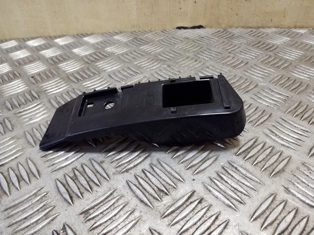 Mocowanie zderzaka tylnego 108399200E – Tesla Model Y (2020-)