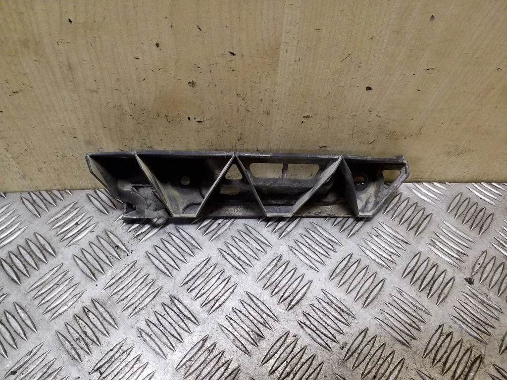 Rear bumper mounting bracket 1Z9807394