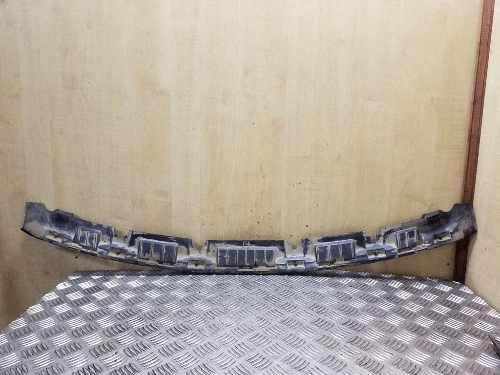 Rear bumper mounting bracket 1Z9807385