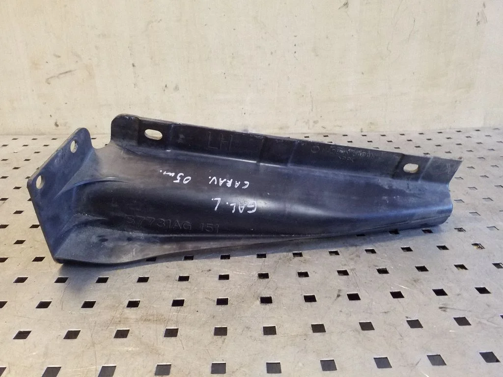 Rear bumper mounting bracket 57731AG151