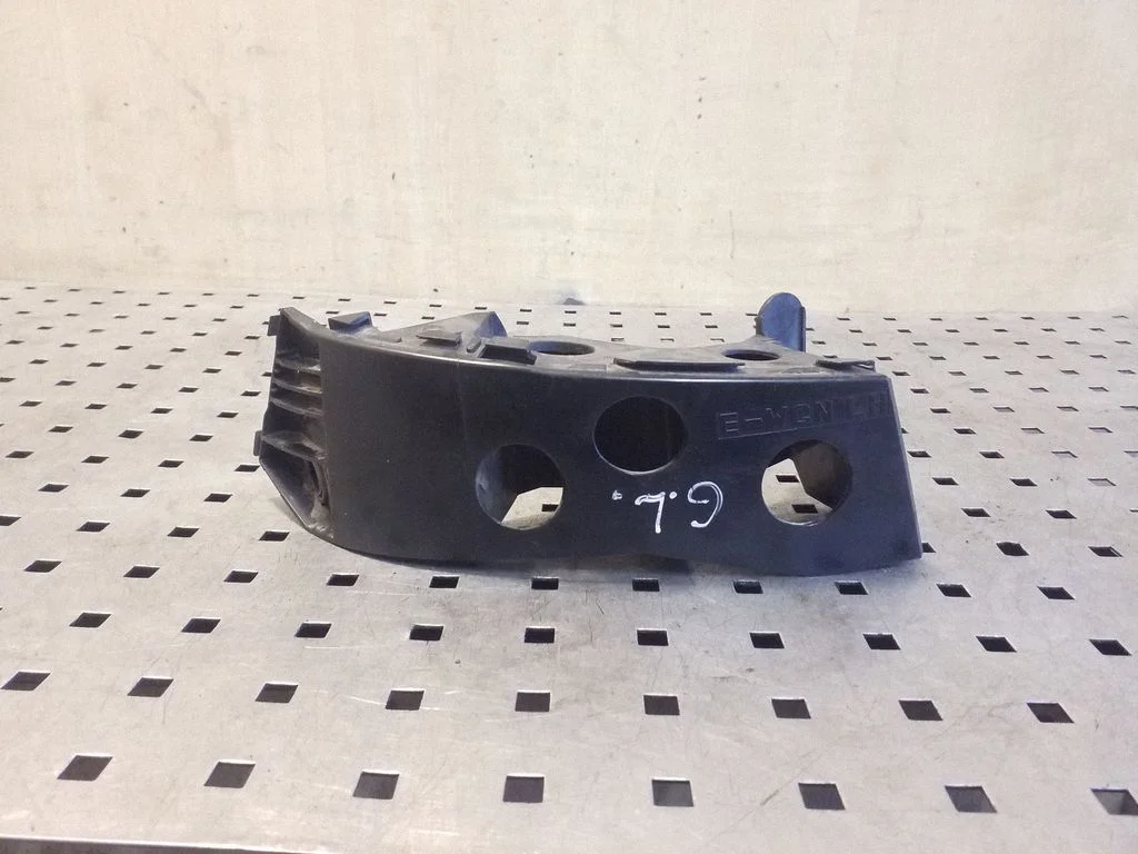 Rear bumper mounting bracket – Subaru Outback (2009-2014)