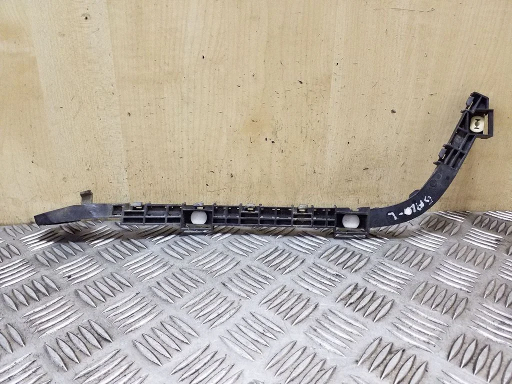 Rear bumper mounting bracket MT3328S9A