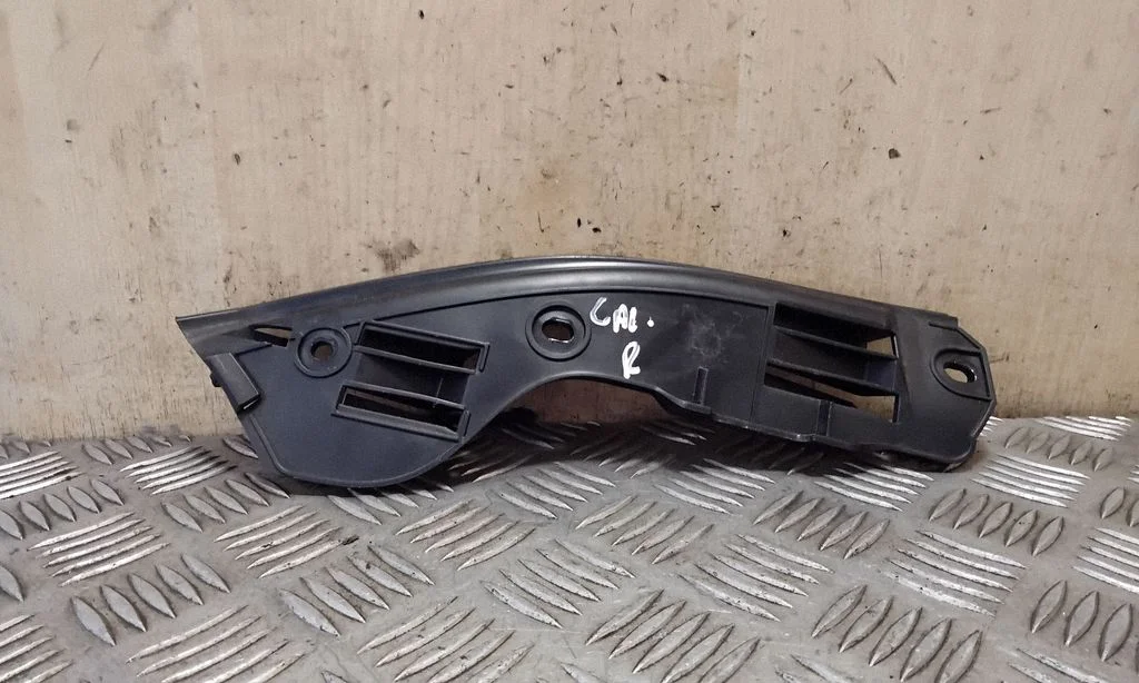 Rear bumper mounting bracket 7L6807394B