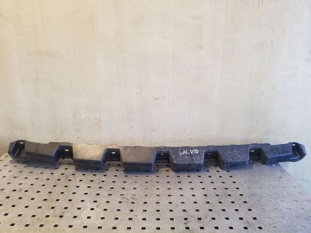 Rear bumper mounting bracket 5P8807863
