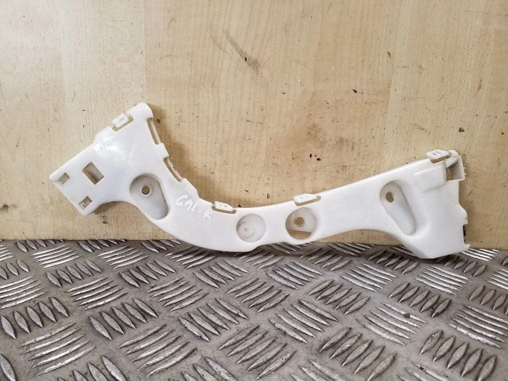 Tagumise kaitseraua kinnitusklamber BM51A17E850AF – Ford Focus (2010-2017)