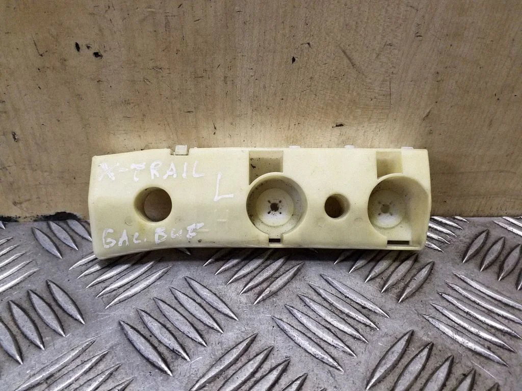 Rear bumper mounting bracket 85271JG00A