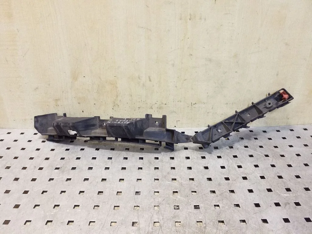 Rear bumper mounting bracket 24460358