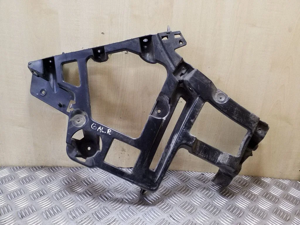 Rear bumper mounting bracket – Peugeot 508 RXH (2011-2018)