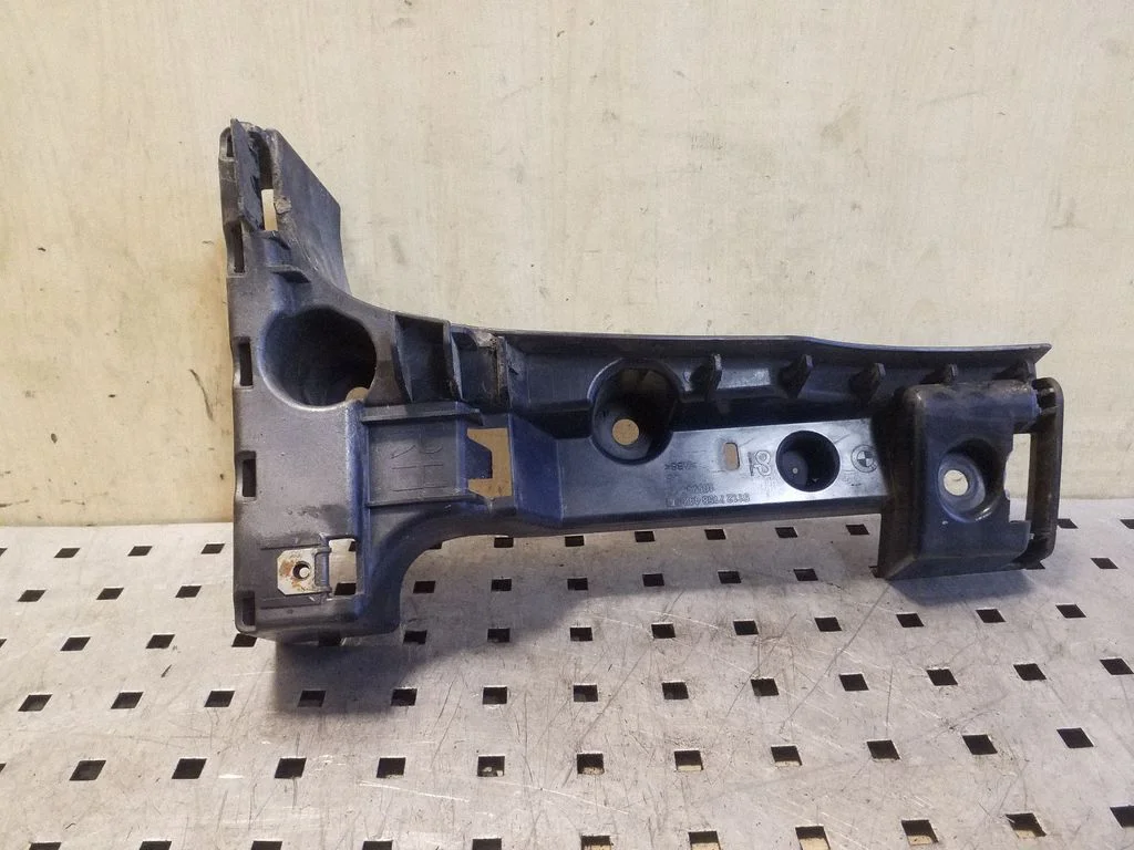 Rear bumper mounting bracket 511271584420
