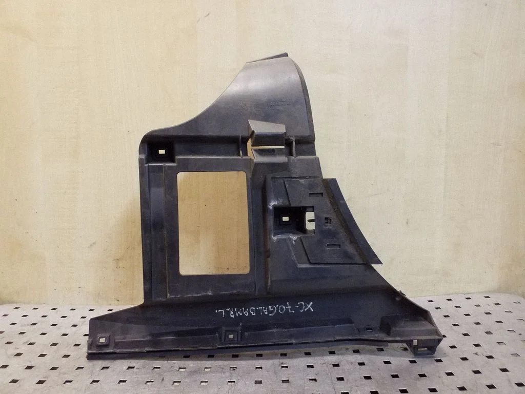Rear bumper mounting bracket 8648149