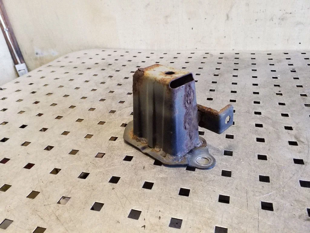 Galinis laikiklis bamperio