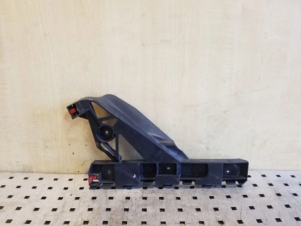 Tagumise kaitseraua kinnitusklamber – Opel Zafira C (2011-2019)
