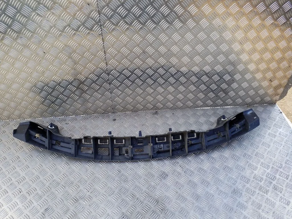 Rear bumper mounting bracket 850420005R