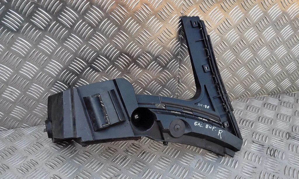 Rear bumper mounting bracket 08620567