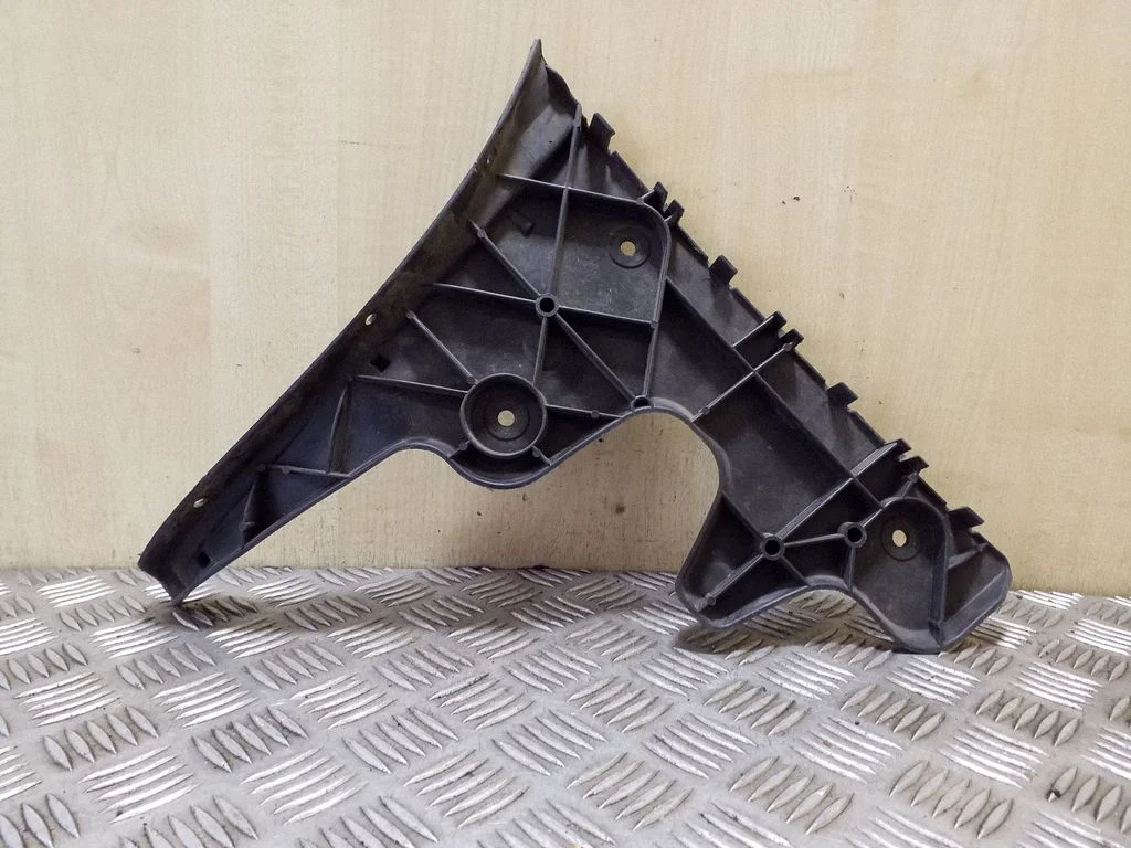 Rear bumper mounting bracket 4F5807453
