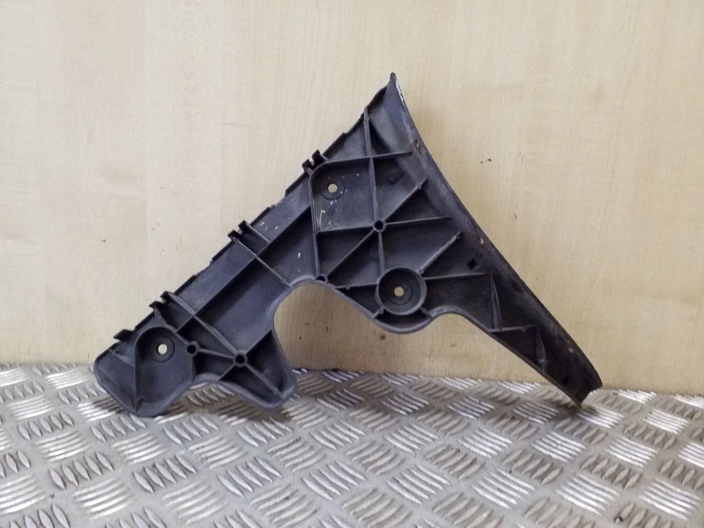 Rear bumper mounting bracket 4F5807454