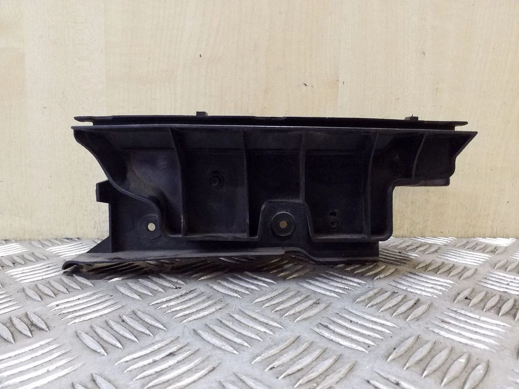 Rear bumper mounting bracket – Audi A6 Allroad C6 (2006-2011)