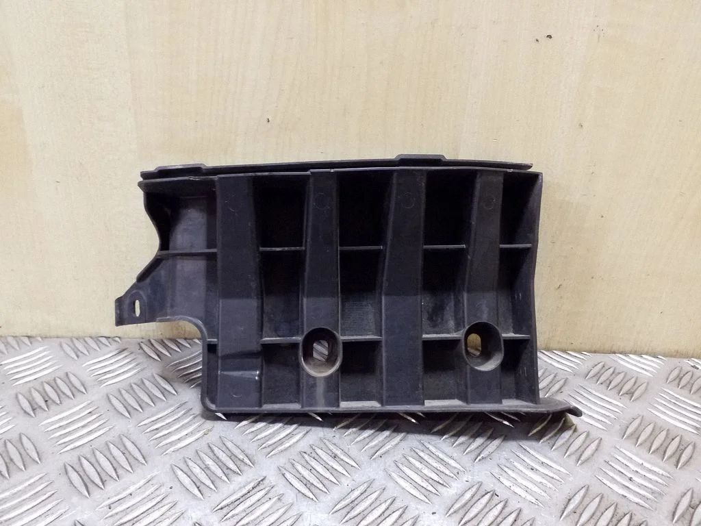 Rear bumper mounting bracket 4F5807898B