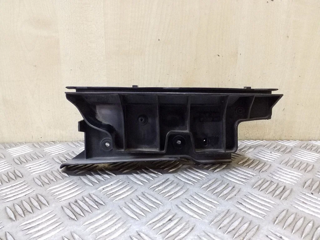 Rear bumper mounting bracket – Audi A6 Allroad C6 (2006-2011)