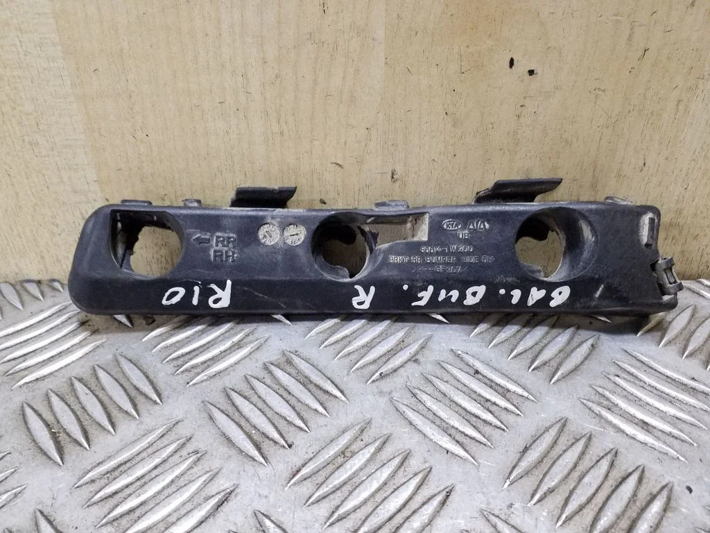 Rear bumper mounting bracket 866141W200