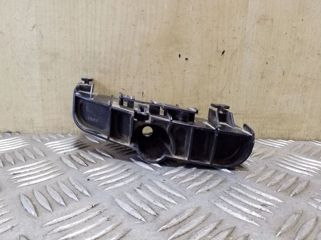 Rear bumper mounting bracket 5256376010