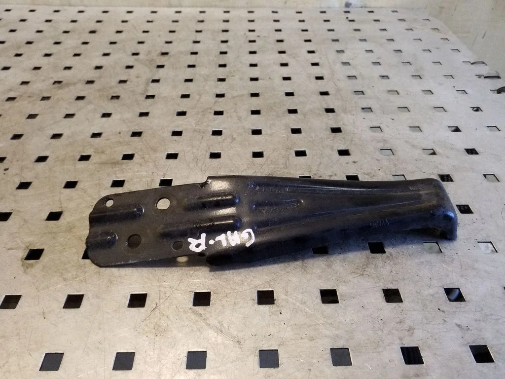 Rear bumper mounting bracket 3G0809236A
