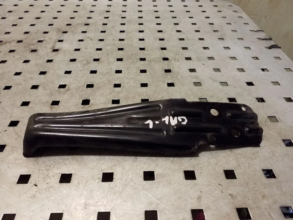 Rear bumper mounting bracket 3G0809235A