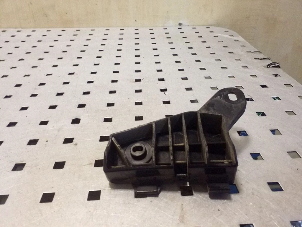 Rear bumper mounting bracket 5215648011