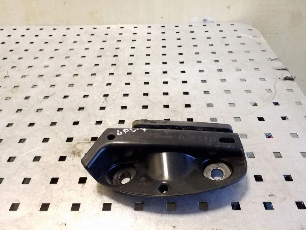 Rear bumper mounting bracket 51127118194