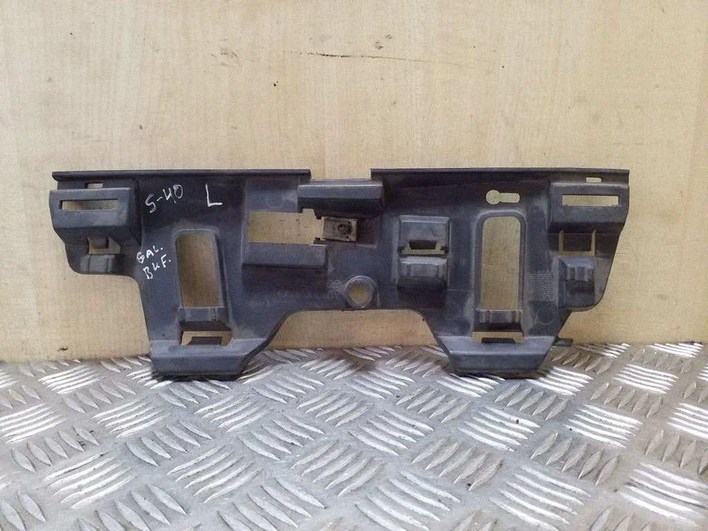 Rear bumper mounting bracket 800912LH