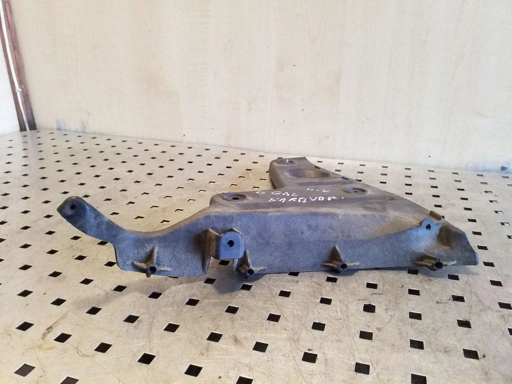 Rear bumper mounting bracket 8E9807453A