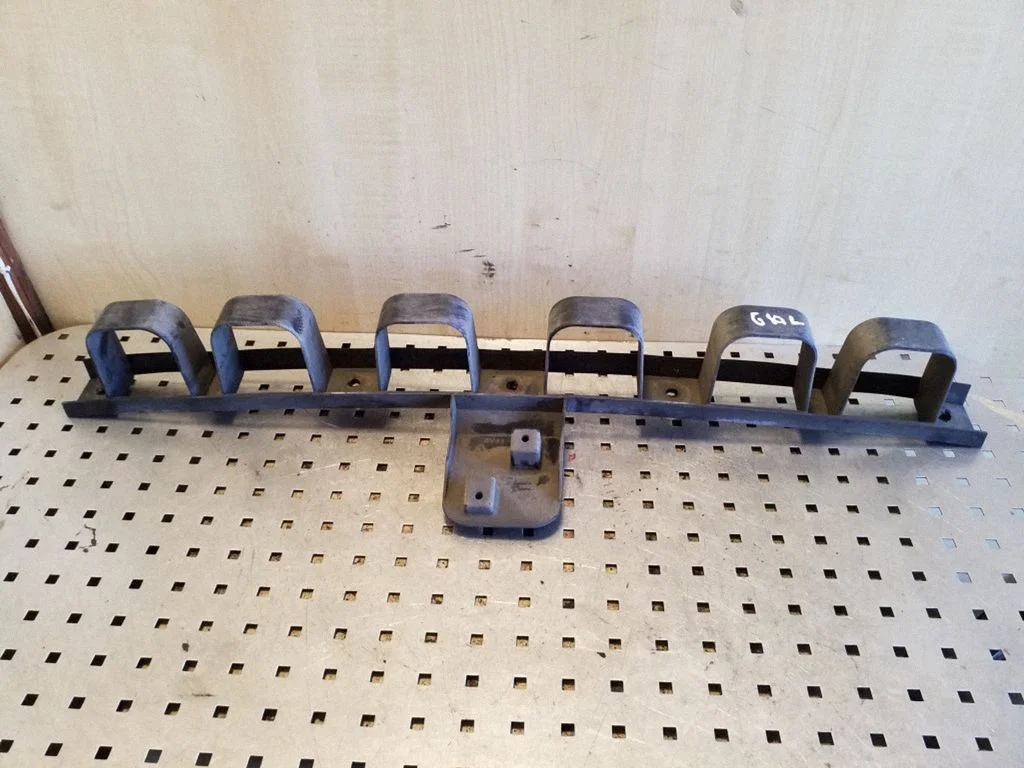 Rear bumper mounting bracket 8V4117B861AB