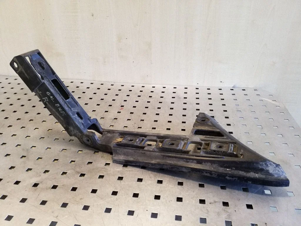 Rear bumper mounting bracket 1T0807376RH