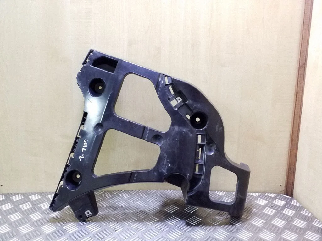 Rear bumper mounting bracket 158446A