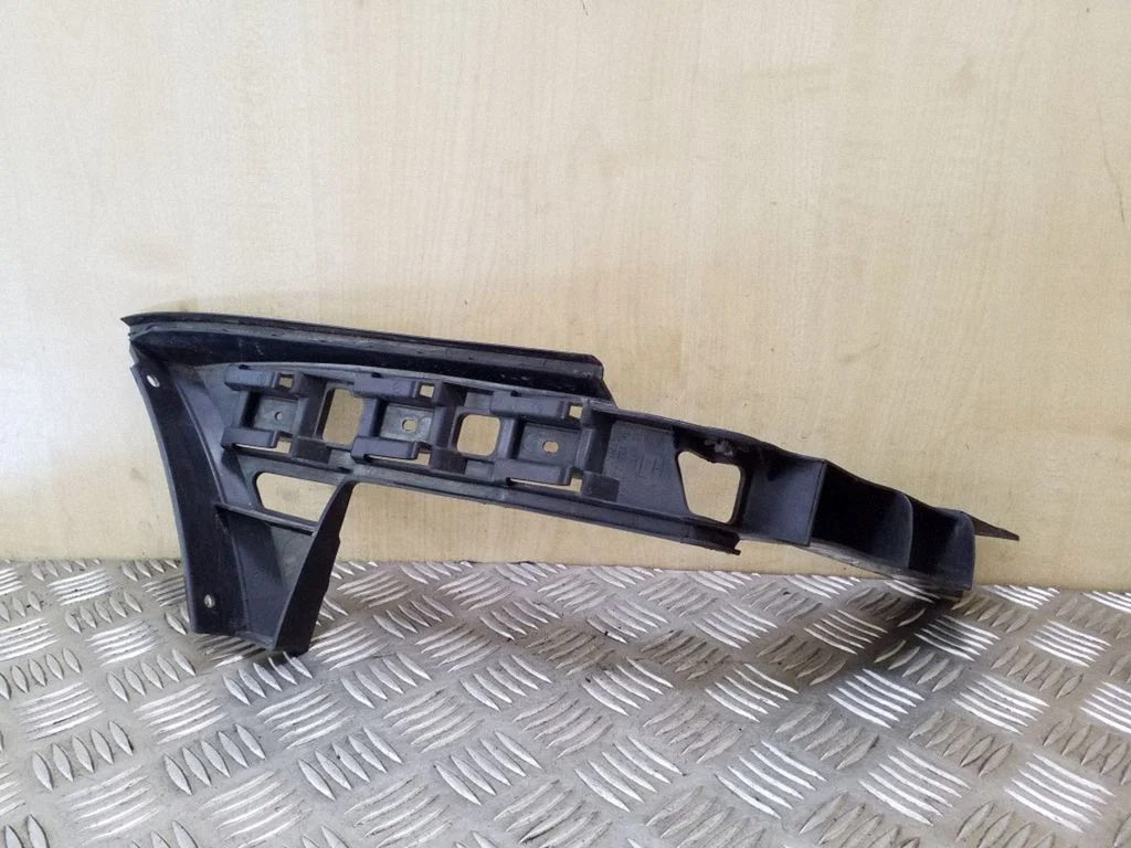 Rear bumper mounting bracket 1T0807376