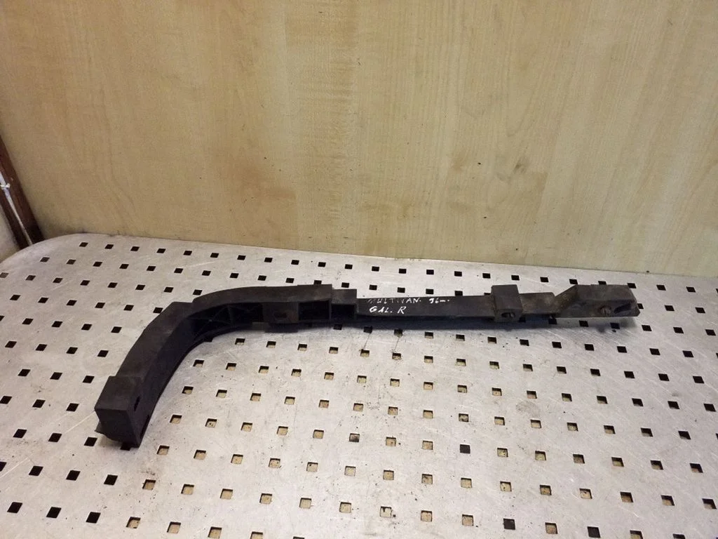 Rear bumper mounting bracket 7D0807394