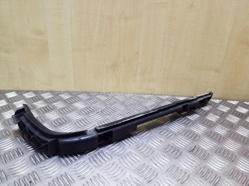 Rear bumper mounting bracket 7D0807394