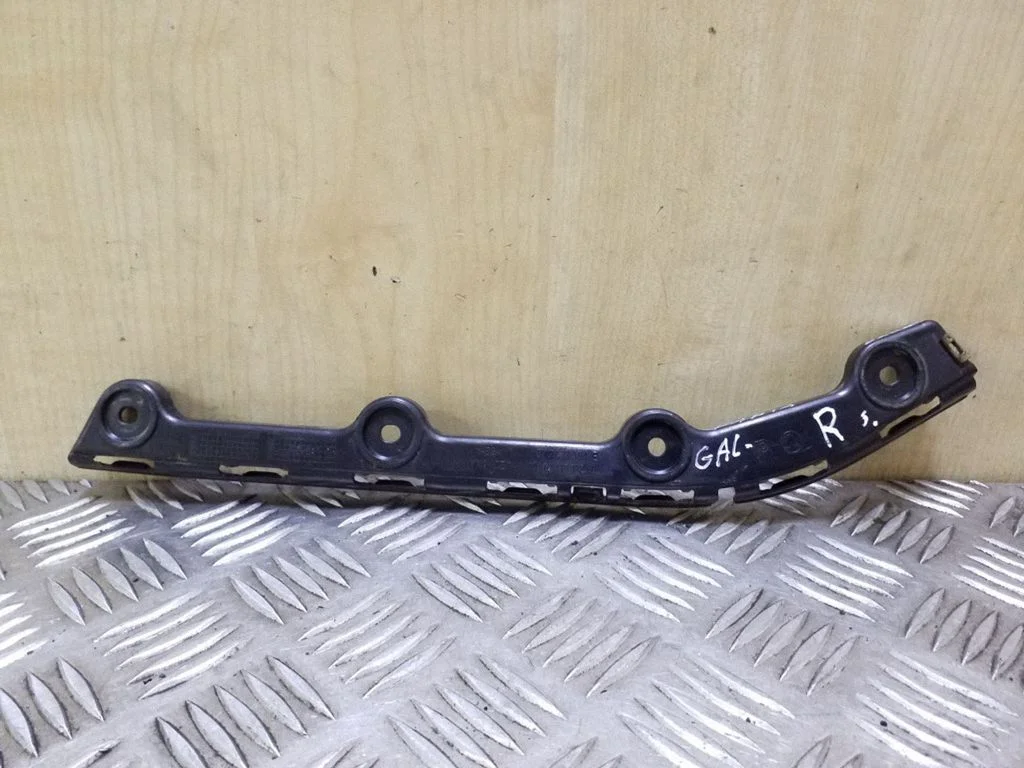 Aizmugurējā bufera turētājs 6Y9807394B