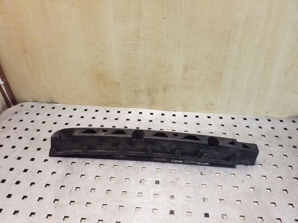 Rear bumper mounting bracket 5J6807864