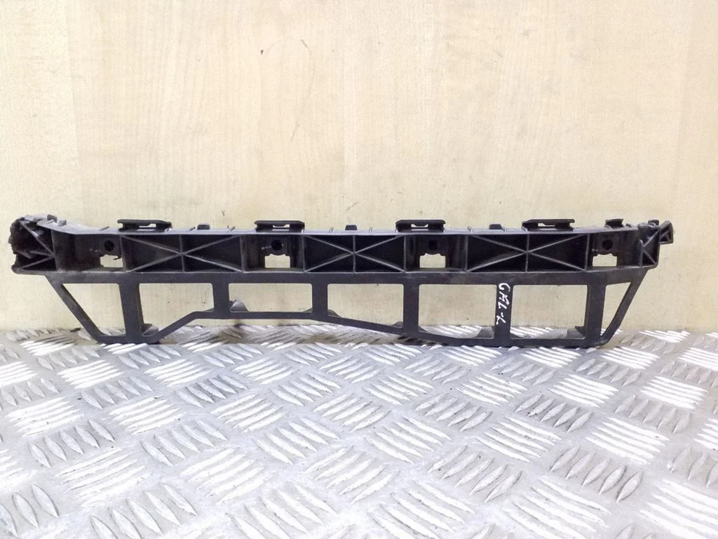 Rear bumper mounting bracket 866153Z000