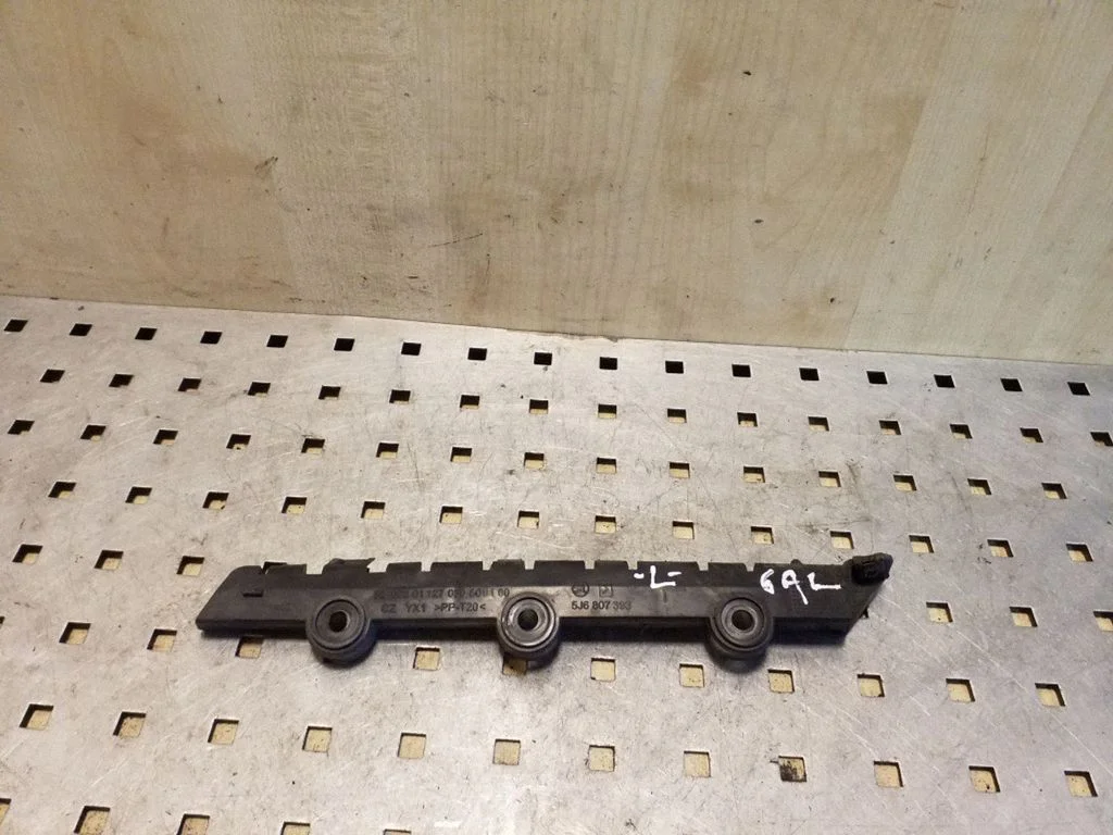 Rear bumper mounting bracket 5J6807393