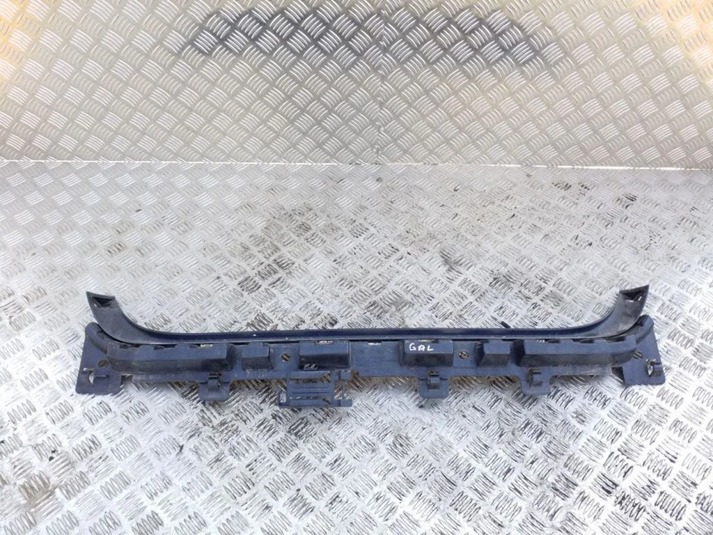Aizmugurējā bufera turētājs – BMW 3. sērija E90 E91 (2005-2012)