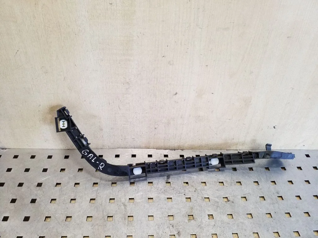 Rear bumper mounting bracket MT3328S9A