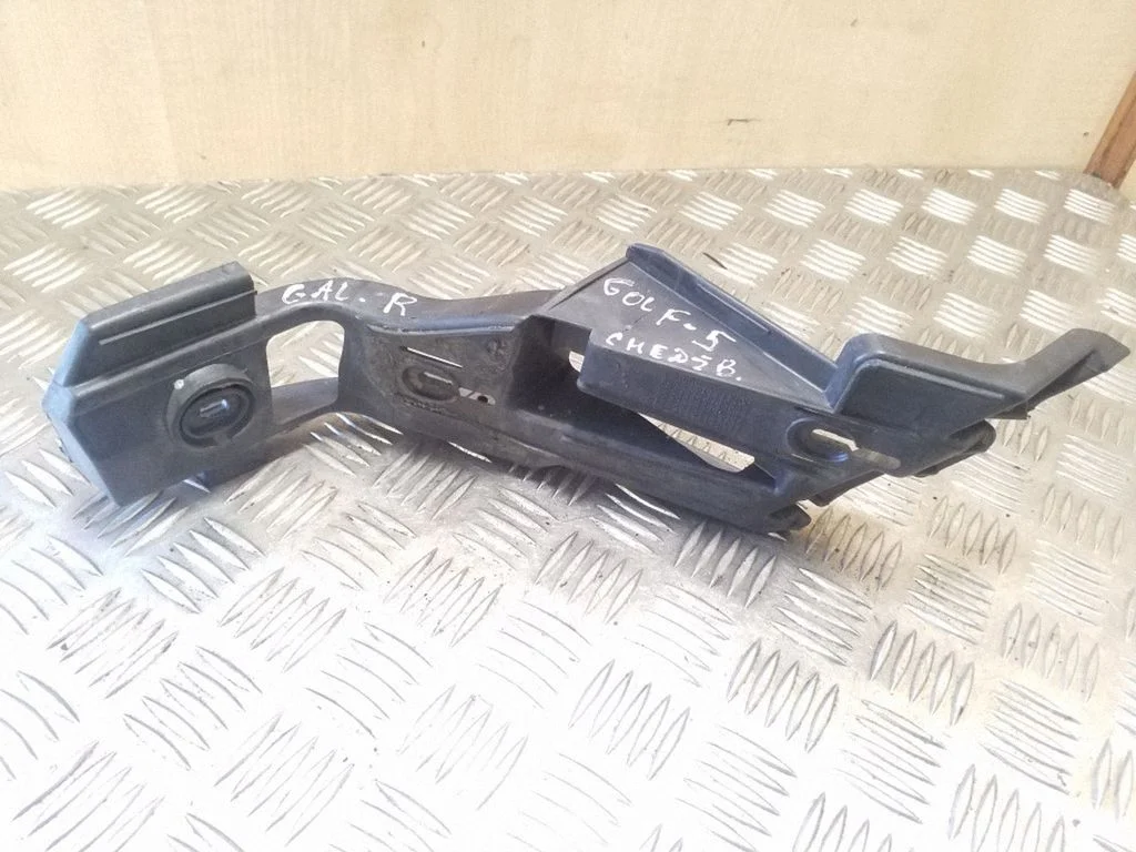 Rear bumper mounting bracket 1K6807394EZT