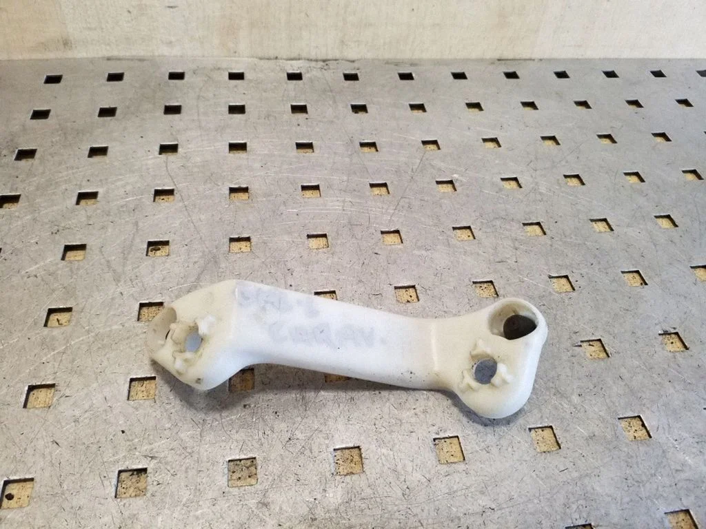 Rear bumper mounting bracket 4F9945067