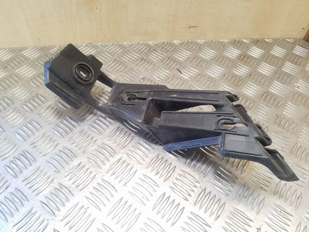 Rear bumper mounting bracket 1K6807393EZT