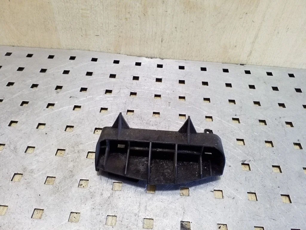 Rear bumper mounting bracket 5256205030