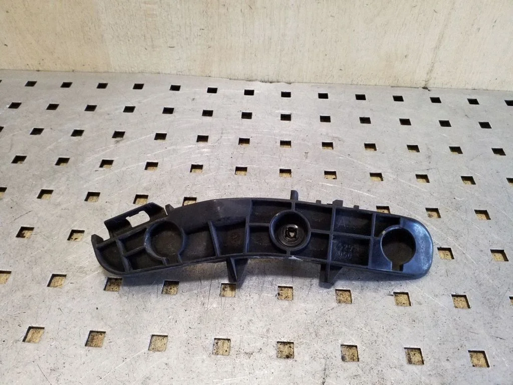Rear bumper mounting bracket 5257805010
