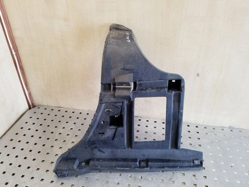 Rear bumper mounting bracket 8648150RH