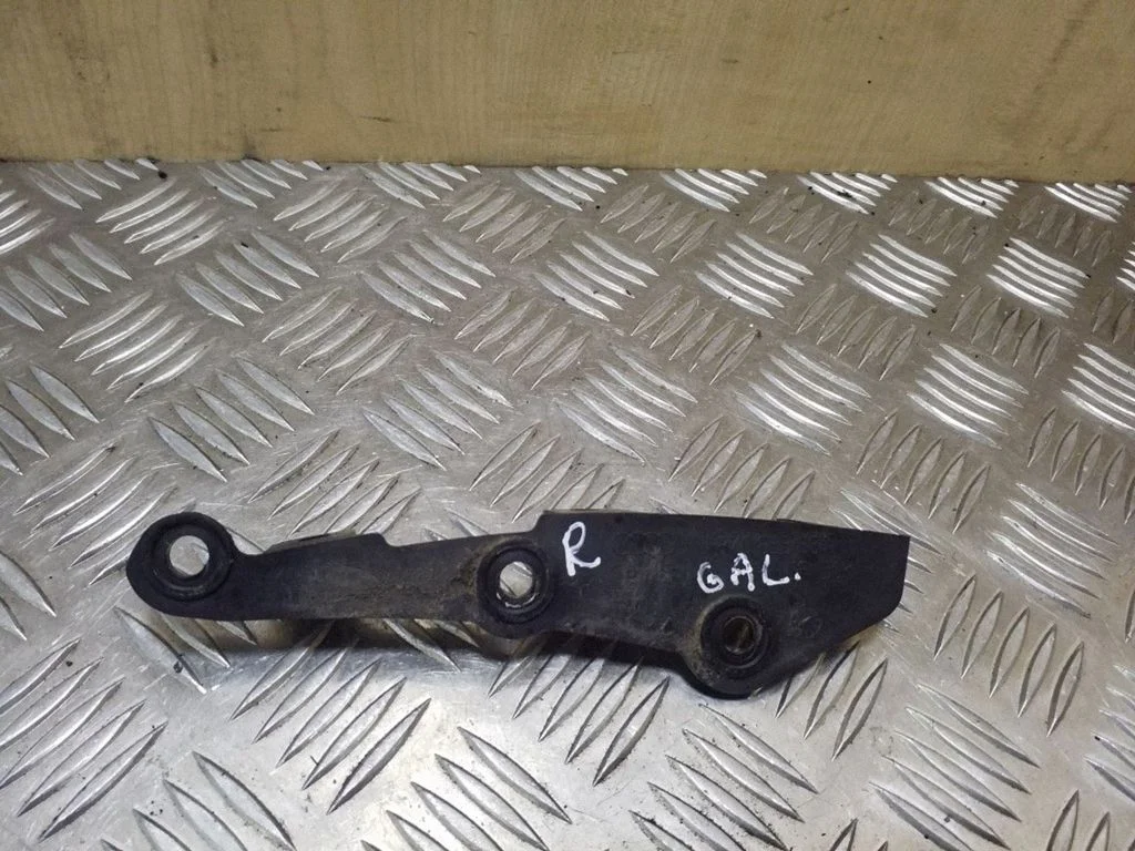 Rear bumper mounting bracket 8Z0853884